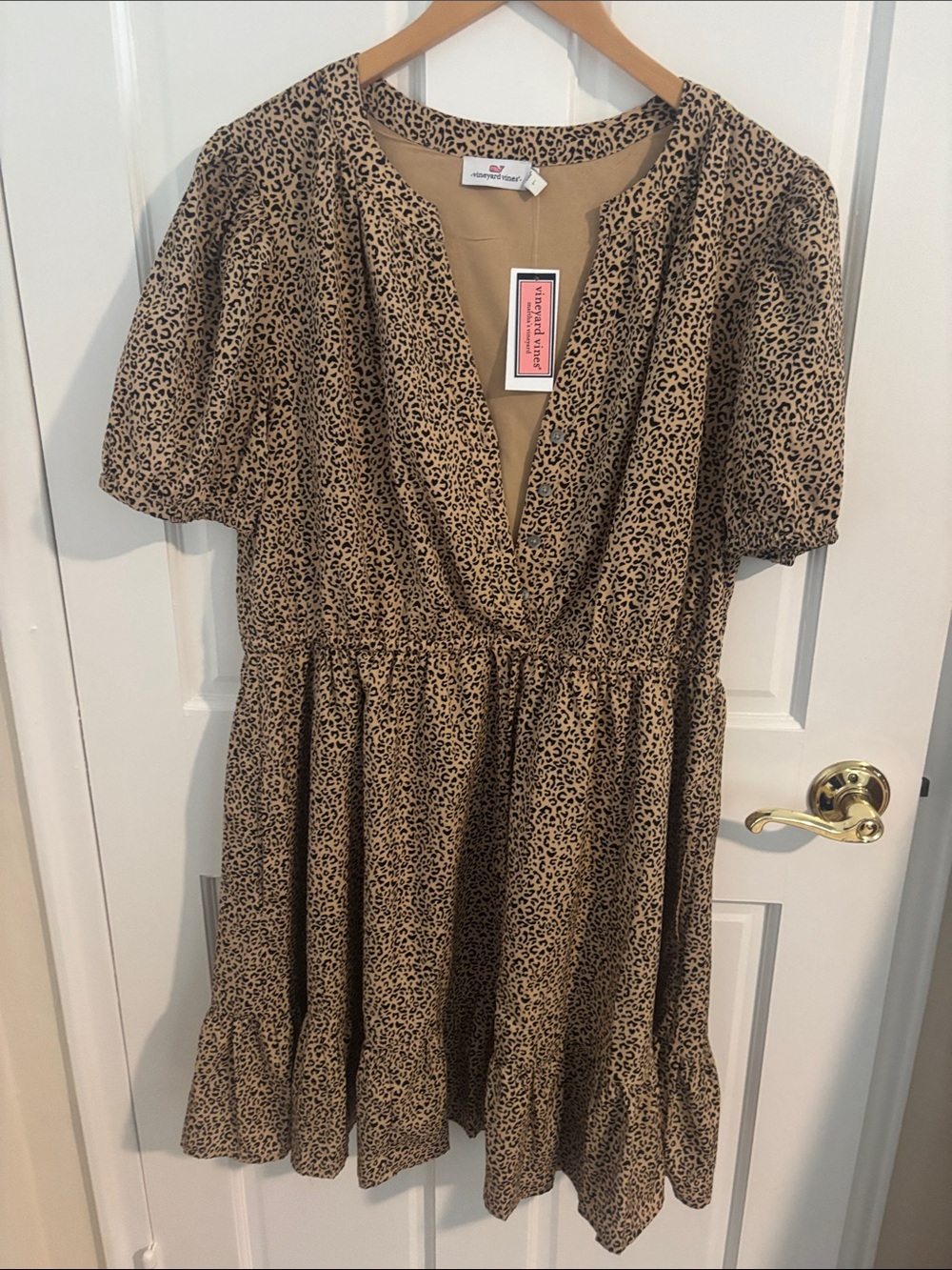 Vineyard Vines Tan and Black Leopard Print V-Neck Short Sleeve Dress